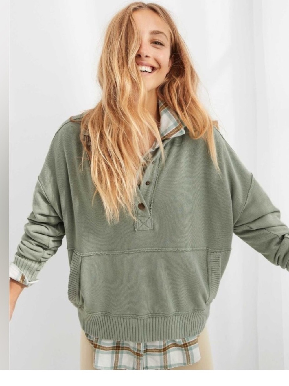 Aerie Oh Snap! Weekend Henley Mock Neck Sweatshirt in Rugged Green Size Medium